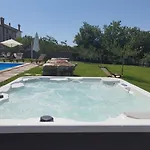 Komfortables Mit Whirlpool, Pool, Klima, Privater Terrasse - Nur 5 Km Bis Апартаменты Пореч