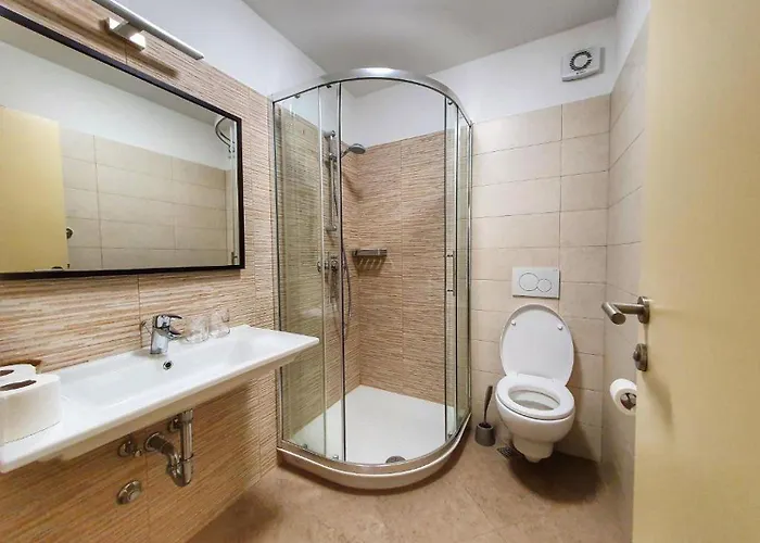 Komfortables Mit Whirlpool, Pool, Klima, Privater Terrasse - Nur 5 Km Bis Appartement