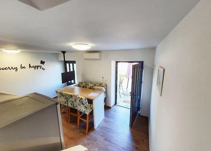 Komfortables Mit Whirlpool, Pool, Klima, Privater Terrasse - Nur 5 Km Bis 公寓 *