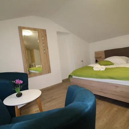 Komfortables Mit Whirlpool, Pool, Klima, Privater Terrasse - Nur 5 Km Bis Appartement